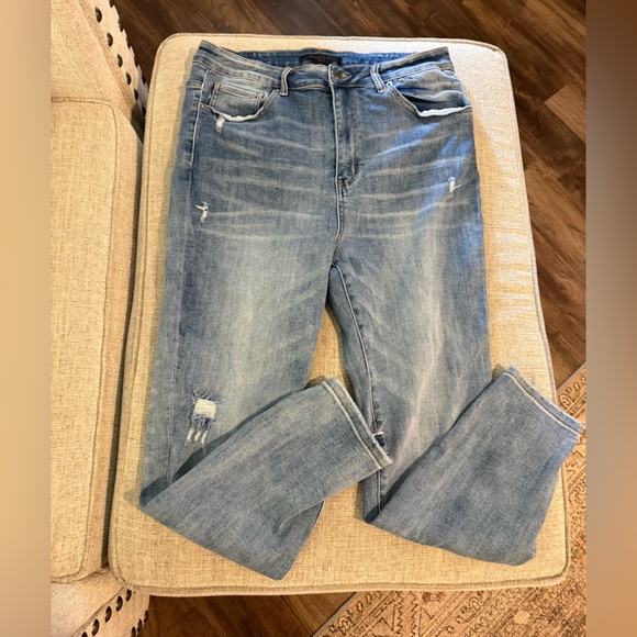 Denim - Risen High Rise Distressed Ankle Straight Jeans (Style: XRDP1475). Size 1XL